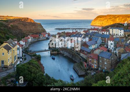 Staithes Harbour North Yorkshire Angleterre dans la lumière du soir Banque D'Images