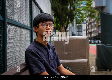 Tony Chung, militant étudiant pro-démocratie de Hong Kong et ancien chef du Studenlocalisme dissous, a été arrêté sous des accusations d'infraction à la loi sur la sécurité nationale, Hong Kong, octobre 2020 (photo de Tommy Walker/NurPhoto) Banque D'Images