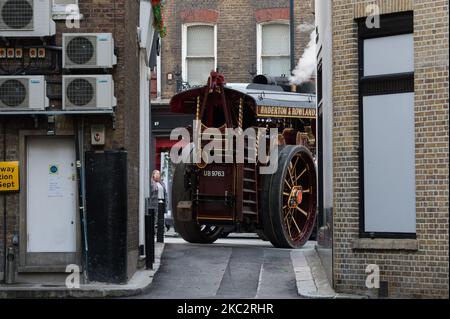 Un Super Lion 1932 Fowler ‘B6’, connu sous le nom de ‘Lion’, estimé £800 000 – 1 200 000 est conduit lors d’un appel photo pour Bonhams Golden Age of Motoring sale 1886 à 1939, présentant les véhicules anciens combattants, vintage et post-vintage les plus fins et les plus rares, sur 28 octobre 2020 à Londres, en Angleterre. (Photo de Wiktor Szymanowicz/NurPhoto) Banque D'Images