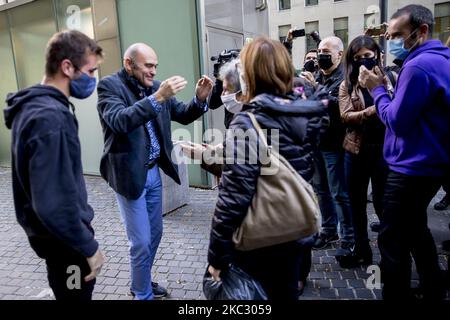 L'activiste pro-indépendantiste Xavier Vendrell arrêté par la Garde civile espagnole à l'opération ''Volkhov'', pour le prétendu lien avec le gouvernement russe pour soutenir l'indépendance de la Catalogne, entre dans la déclaration devant les tribunaux de Barcelone et la sortie à la liberté provisoire bien que l'enquête continue. A Barcelone, Catalogne, Espagne sur 30 octobre 2020 (photo d'Albert Llop/NurPhoto) Banque D'Images