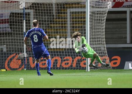 Ben Killip de Hartlepool United sauve à son poste proche lors du match de la Vanarama National League entre Hartlepool United et Torquay United à Victoria Park, Hartlepool, le samedi 31st octobre 2020. (Photo de Mark Fletcher/MI News/NurPhoto) Banque D'Images