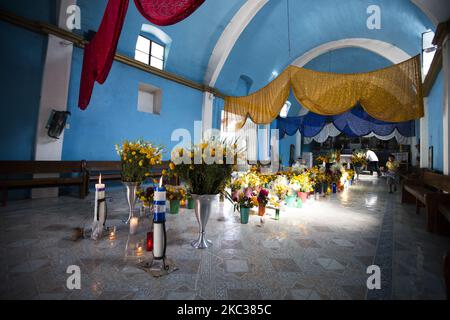 Dans la communauté indigène Nahua de San Francisco Ozomatlan à l'état de Guerrero, du pain et des offrandes traditionnelles sont faits pour le jour des morts, à 1 novembre 2020, Guerrero, Mexique. (Photo par Cristian Leyva/NurPhoto) Banque D'Images
