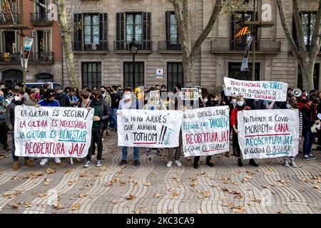 Démonstration de professionnels de la culture contre les mesures restrictives dans le domaine de la pandémie du Covid-19 / coronavirus à Barcelone, Catalogne, Espagne, 5 novembre 2020. (Photo par Albert Llop/NurPhoto) Banque D'Images