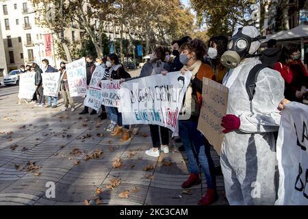 Démonstration de professionnels de la culture contre les mesures restrictives dans le domaine de la pandémie du Covid-19 / coronavirus à Barcelone, Catalogne, Espagne, 5 novembre 2020. (Photo par Albert Llop/NurPhoto) Banque D'Images