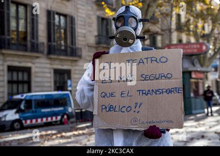 Démonstration de professionnels de la culture contre les mesures restrictives dans le domaine de la pandémie du Covid-19 / coronavirus à Barcelone, Catalogne, Espagne, 5 novembre 2020. (Photo par Albert Llop/NurPhoto) Banque D'Images