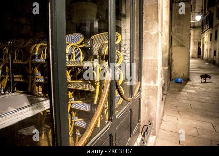 Les bars et restaurants de Barcelone continuent de fermer pendant la crise du Covid-19/coronavirus. Barcelone, Catalogne, Espagne, sur 6 novembre 2020. (Photo par Albert Llop/NurPhoto) Banque D'Images