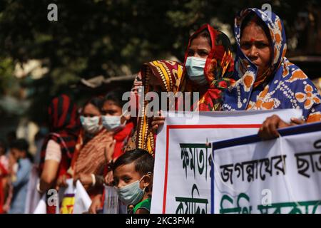 Les minorités bangladaises participent à une manifestation alors qu'elles protestent contre les récentes attaques contre les communautés minoritaires dans différentes parties du pays, à Dhaka, au Bangladesh, contre 7 novembre 2020. (Photo de Rehman Asad/NurPhoto) Banque D'Images