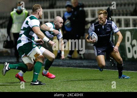 Sam Stuart de Newcastle Falcone en action lors du match amical avant la saison entre Newcastle Falcons et Ealing Trailfinders à Kingston Park, Newcastle, le vendredi 13th novembre 2020. (Photo de Chris Lishman/MI News/NurPhoto) Banque D'Images