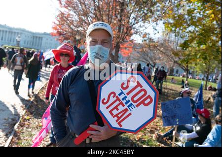 La « Marche MILLION MAGA » a vu 10-15 000 partisans de Trump, y compris des groupes extrémistes d'extrême droite, comme les fiers garçons, le Front patriote et d'autres défilant ensemble à Washington D.C. sur 14 novembre 2020 (photo de Zach D Roberts/NurPhoto) Banque D'Images