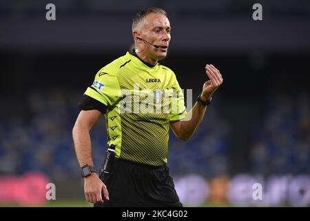 Arbitre Paolo Valeri pendant la série Un match entre SSC Napoli et AC Milan au Stadio San Paolo Naples Italie le 22 novembre 2020 . (Photo de Franco Romano/NurPhoto) Banque D'Images