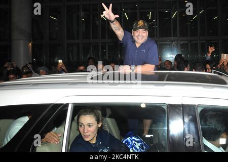 Dans ce fichier photo datée du : 10 décembre,2017, Argentine Légende du football Diego Maradona Kolkata visite de la ville . Maradona est décédé sur 25 novembre 2020. (Photo de Debajyoti Chakraborty/NurPhoto) Banque D'Images