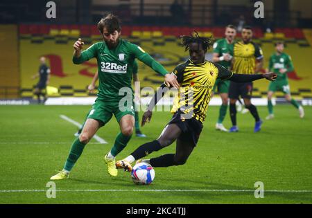 Watford Dominges Quina sous la pression de Preston North End Ben Pearson pendant le championnat entre Watford et Preston North End au stade Vicarage Road, Watford, Royaume-Uni, le 28th novembre 2020 (photo par action Foto Sport/NurPhoto) Banque D'Images