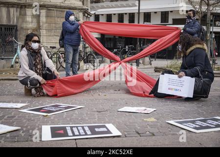 Les activistes ACT Up se réunissent pour marquer la Journée mondiale du SIDA à Paris. Paris, le 1st décembre 2020. (Photo de Jacopo Landi/NurPhoto) Banque D'Images