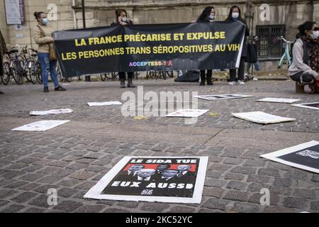 Les activistes ACT Up se réunissent pour marquer la Journée mondiale du SIDA à Paris. Paris, le 1st décembre 2020. (Photo de Jacopo Landi/NurPhoto) Banque D'Images