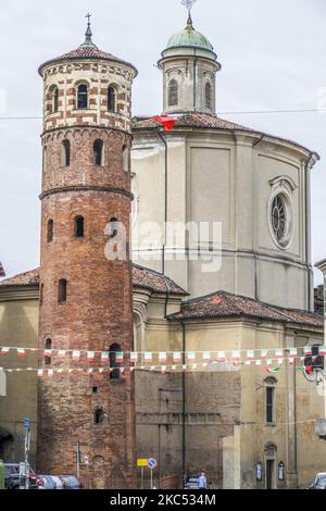 La tour rouge d'Asti dans le Piémont Banque D'Images