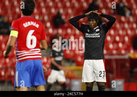 Noni Madueke, du PSV Eindhoven lors du match de l'UEFA Europa League Group E entre Grenade CF et le PSV Eindhoven à l'Estadio Nuevo Los Carmenes sur 3 décembre 2020 à Grenade, Espagne. Les stades de football de toute l'Europe restent fermés aux fans en raison de la pandémie du coronavirus. (Photo par Álex Cámara/NurPhoto) Banque D'Images
