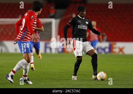 Noni Madueke, du PSV Eindhoven lors du match de l'UEFA Europa League Group E entre Grenade CF et le PSV Eindhoven à l'Estadio Nuevo Los Carmenes sur 3 décembre 2020 à Grenade, Espagne. Les stades de football de toute l'Europe restent fermés aux fans en raison de la pandémie du coronavirus. (Photo par Álex Cámara/NurPhoto) Banque D'Images
