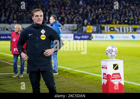 BREDA, PAYS-BAS - NOVEMBRE 4: 4th officiel Tim visser pendant le match néerlandais de Keukenkampidicoenie entre NAC Breda et Telstar au stade Rat Verlegh sur 4 novembre 2022 à Breda, pays-Bas (photo de Joris Verwijst/Orange Pictures) crédit: Orange pics BV/Alay Live News Banque D'Images