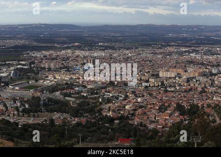 Vue depuis le sommet de la wilaya de Blida, loin de la capitale Alger environ 50 km, en Algérie sur 7 décembre 2020 (photo de Billal Bensalem/NurPhoto) Banque D'Images