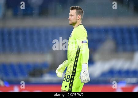 Simon Mignolet du Club Brugge se présente lors du match de l'UEFA Champions League du Groupe F entre SS Lazio et le Club Brugge au Stadio Olimpico, Rome, Italie, le 8 décembre 2020. (Photo de Giuseppe Maffia/NurPhoto) Banque D'Images