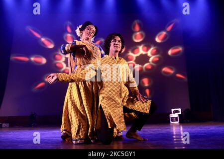 La communauté transgenre a organisé un programme culturel de danse au Musée national de Dhaka, au Bangladesh, sur 09 décembre 2020. (Photo de Kazi Salahuddin Razu/NurPhoto) Banque D'Images