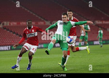 Jon Dadi Bodvarsson de Millwall en action avec Marc Bola de Middlesbrough et DAEL Fry lors du match de championnat Sky Bet entre Middlesbrough et Millwall au stade Riverside, à Middlesbrough, le samedi 12th décembre 2020. (Photo de Mark Fletcher/MI News/NurPhoto) Banque D'Images