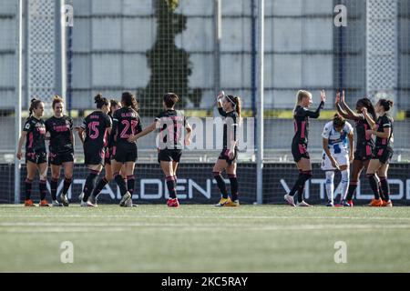 Real Madrid l’équipe féminine des FC célèbre sa victoire lors du match Primera Iberdrola de 2020/2021 entre le RCD Espanyol de Barcelone et le Real Madrid à Ciudad Deportiva Dani Jarque sur 13 décembre 2020 à Barcelone, Espagne. (Photo par Xavier Bonilla/NurPhoto) Banque D'Images