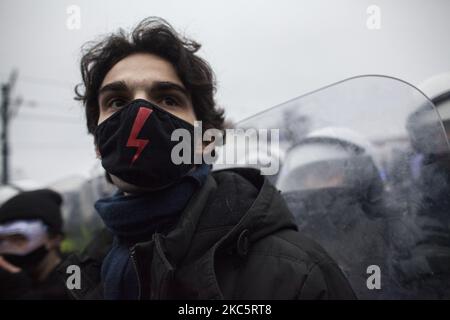 Manifestant vu pendant que nous allons pour la liberté nous allons pour tout la protestation organisée par les entrepreneurs de la grève de Womens et de l'anti-verrouillage contre le gouvernement de SIP à l'anniversaire de la crise de la loi martiale communiste à Varsovie sur 13 décembre 2020. (Photo de Maciej Luczniewski/NurPhoto) Banque D'Images