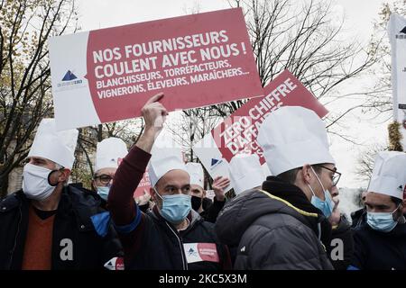 Les employés du restaurant et de l'événement protestent contre les restrictions lors des fermetures de la pandémie du coronavirus à 14 décembre 2020, à Paris, en France. Travailleur qualifié de « non essentiel » par le gouvernement démontré à Paris pour exiger l'ouverture de ses activités. (Photo par Adnan Farzat/NurPhoto) Banque D'Images