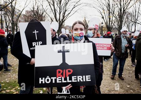 Les employés du restaurant et de l'événement protestent contre les restrictions lors des fermetures de la pandémie du coronavirus à 14 décembre 2020, à Paris, en France. Travailleur qualifié de « non essentiel » par le gouvernement démontré à Paris pour exiger l'ouverture de ses activités. (Photo par Adnan Farzat/NurPhoto) Banque D'Images