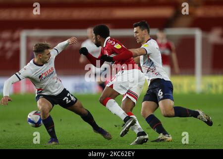 Chuba Akpom de Middlesbrough combat avec Kiernan Dewsbury-Hall de Luton Town et Matty Pearson lors du match de championnat Sky Bet entre Middlesbrough et Luton Town au stade Riverside, à Middlesbrough, le mercredi 16th décembre 2020. (Photo de Mark Fletcher/MI News/NurPhoto) Banque D'Images