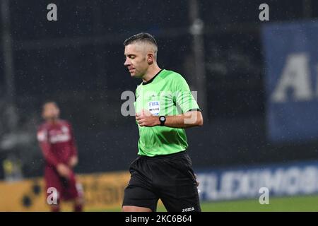 Arbitre Radu Petrescu pendant CFR 1907 Cluj v Universitatea Craiova, Ligue roumaine 1, Stade Dr. Constantin Radulescu, Cluj-Napoca, Roumanie, 22 décembre 2020 (photo de Flaviu Buboi/NurPhoto) Banque D'Images