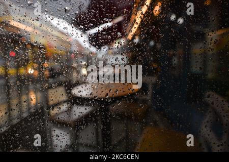 Vue sur une terrasse de restaurant vide dans le centre-ville de Dublin. Mercredi, 23 décembre 2020, à Dublin, Irlande. (Photo par Artur Widak/NurPhoto) Banque D'Images