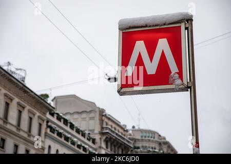 Une vue générale du Corso Venezia recouvert de neige lors d'une grosse chute de neige sur 28 décembre 2020 à Milan, Italie (photo d'Alessandro Bremec/NurPhoto) Banque D'Images