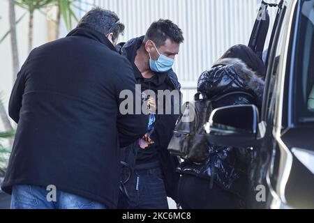 Le joueur du FC Barcelone Leo Messi arrive au terminal privé de l'aéroport de Barcelone après ses vacances, à Barcelone, en Espagne, sur 30 décembre 2020. (Photo par DAX Images/NurPhoto) Banque D'Images