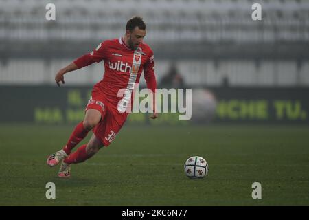 Carlos Augusto (AC Monza) contrôle le ballon pendant la ronde 16th de Serie BKT dans U-Power Stadium à Monza, Monza e Brianza, Italie, 30 décembre 2020 (photo par Andrea Diodato/NurPhoto) Banque D'Images