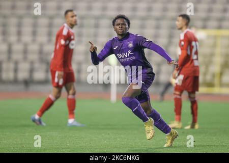 Chris Lokesa de RSCA futures célèbre après avoir obtenu son score lors d'un match de football entre RSCA futures (U23) et SL16 (Standard U23), le vendredi 04 novembre 2022 à Bruxelles, le 12 e jour de la 2022-2023 « Challenger Pro League », 1B deuxième division du championnat belge. BELGA PHOTO BRUNO FAHY Banque D'Images