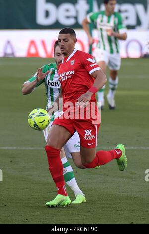 Diego Carlos de Sevilla CF pendant le match de la Liga Santander entre Real Betis et Sevilla FC à l'Estadio Benito Vilamarin à Séville, Espagne. (Photo de Jose Luis Contreras/DAX Images/NurPhoto) Banque D'Images