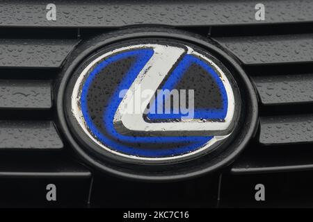 Un logo Lexus vu sur une voiture garée dans le centre-ville de Dublin. Mardi, 11 janvier 2021, à Dublin, Irlande. (Photo par Artur Widak/NurPhoto) Banque D'Images