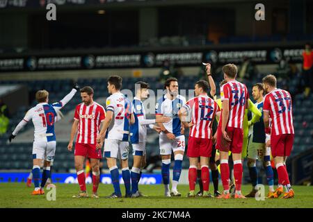 James Chester de Stoke City est présenté une carte rouge lors du match de championnat Sky Bet entre Blackburn Rovers et Stoke City à Ewood Park, Blackburn, le samedi 16th janvier 2021. (Photo de Pat Scaasi/MI News/NurPhoto) Banque D'Images