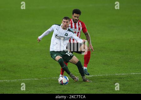 Danny Maire de Plymouth Argyle et Jordan Willis de Sunderland lors du match Sky Bet League 1 entre Sunderland et Plymouth Argyle au Stade de Light, Sunderland, le mardi 19th janvier 2021. (Photo de Mark Fletcher/MI News/NurPhoto) Banque D'Images