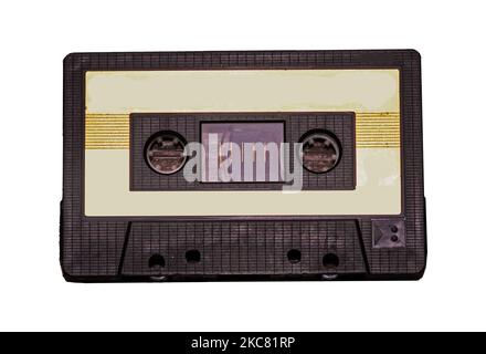 Support de musique de cassette audio rétro utilisé par les hipsters isolés sur fond blanc Banque D'Images
