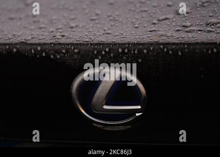 Un logo Lexus vu sur une voiture garée dans le centre-ville de Dublin. Lundi, 25 janvier 2021, à Dublin, Irlande. (Photo par Artur Widak/NurPhoto) Banque D'Images