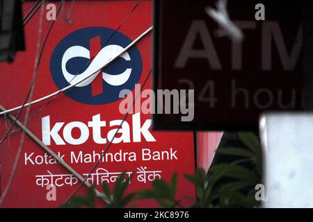 Un logo de Kotak Mahindra Bank, banque indienne du secteur privé, est représenté à New Delhi, en Inde, sur 27 janvier 2021. Alors que le Fonds monétaire international (FMI) prévoit que l'Inde récupérera le statut d'économie à la croissance la plus rapide du monde et prévoyait sa croissance à 11,5 pour cent en 2021, les experts ont déclaré mercredi que l'Inde rebondit pour atteindre l'objectif d'une économie de $5 mille milliards. (Photo de Mayank Makhija/NurPhoto) Banque D'Images