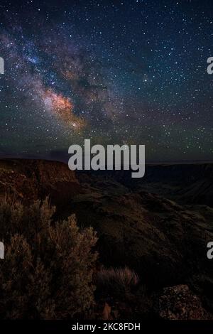 Milky Way au sud de l'Oregon, vue sur Owyhee Canyon Banque D'Images