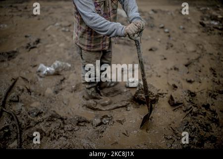 Plus d'une centaine de maisons ont été touchées par les inondations le week-end dernier à San José de Maipo, au Chili, sur 1 février 2021. La petite ville de San Alfonso a été complètement détruite après avoir été frappée par la tempête qui a touché la région centrale du pays. (Photo de Felipe Figueroa/Nurphoto) Banque D'Images