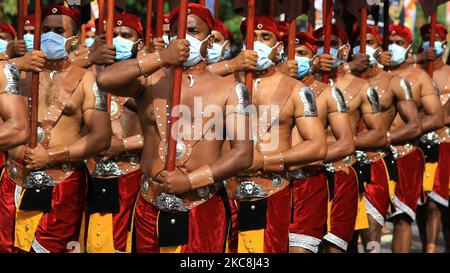 Les soldats sri-lankais participent aux répétitions de jour d'indépendance à Colombo, au Sri Lanka. Mardi 2 février 2021. Le Sri Lanka célébrera sa Journée de l'indépendance 73 le 4 février 2021. (Photo de Thharaka Basnayaka/NurPhoto) Banque D'Images