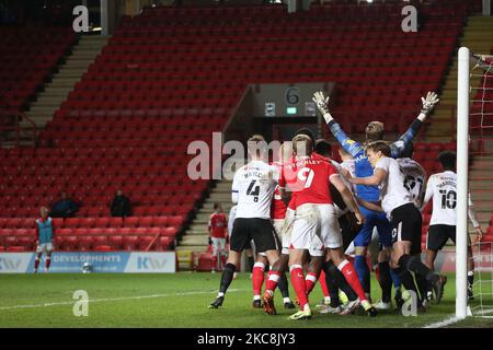 Craig MacGillivray de Portsmouth gestes pendant le match Sky Bet League 1 entre Charlton Athletic et Portsmouth à la Valley, Londres, le mardi 2nd février 2021. (Photo de Federico Maranesi/MI News/NurPhoto) Banque D'Images