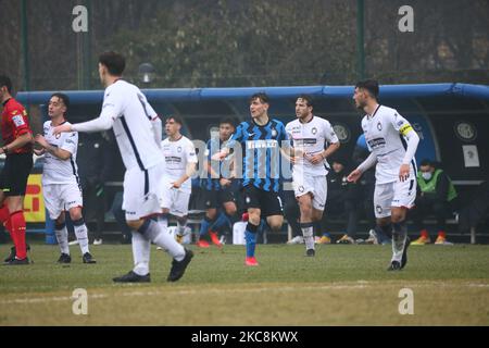 Lorenzo Peschetola du FC Internazionale U19 en action lors du match de football de la coupe Primavera TIM entre le FC Internazionale U19 et le Crotone U19. FC Internazionale U19 a remporté 3-0 contre Crotone U19, Milan, Italie, on 03 février 2021 (photo par Mairo Cinquetti/NurPhoto) Banque D'Images