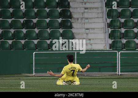 Gérard Moreno de Villarreal célèbre après avoir marqué son deuxième but lors du match de la Liga Santander entre Elche CF et Villarreal CF à l'Estadio Martinez Valero sur 7 février 2021 à Elche, Espagne. (Photo de Jose Breton/Pics action/NurPhoto) Banque D'Images